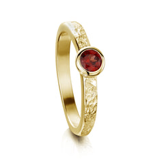 Matrix Garnet Ring in 9ct Yellow Gold
