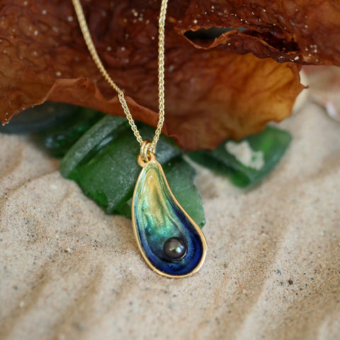 Mussel 18ct Yellow Gold Medium Pendant with Black Pearl in Ocean Enamel by Sheila Fleet Jewellery