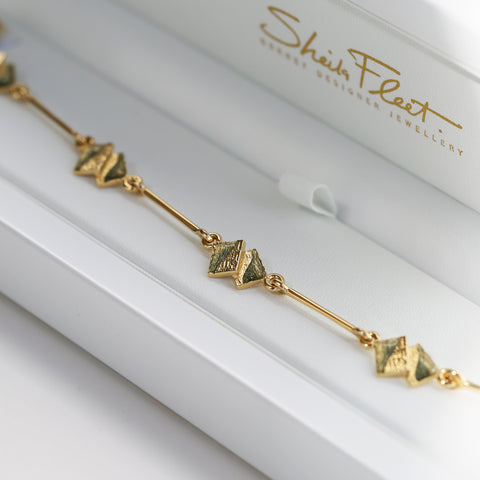 Flagstone 18ct Yellow Gold 5-link Bracelet in Slate Enamel by Sheila Fleet Jewellery