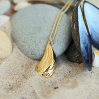 Mussel 18ct Yellow Gold Medium Pendant with Peach Pearl in Ocean Enamel by Sheila Fleet Jewellery