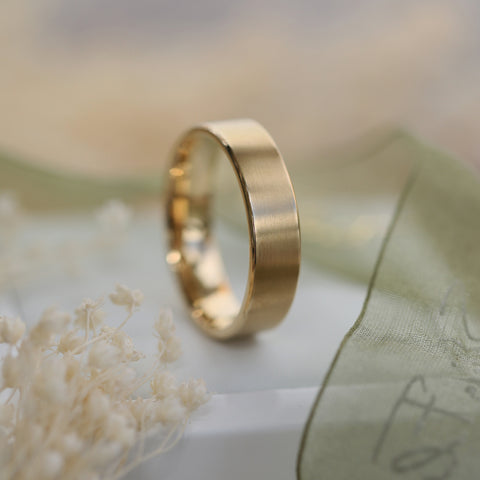 Contemporary 6mm Wedding Ring in 18ct Yellow Gold by Sheila Fleet Jewellery