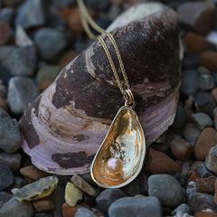 Mussel Large Pendant with Peach Pearl in 9ct Yellow Gold by Sheila Fleet Jewellery