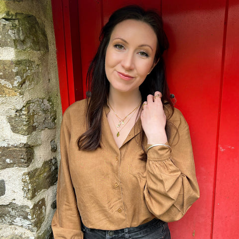 Rowan Single-Leaf Pendant Necklace in 9ct Yellow Gold with Diamond