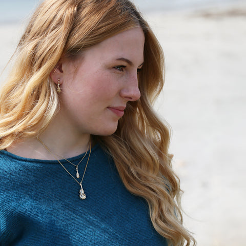 Petite Fiddle Pendant in 9ct Yellow Gold