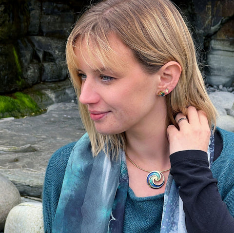 Pentland Enamel Small Stud Earrings in 18ct Yellow Gold