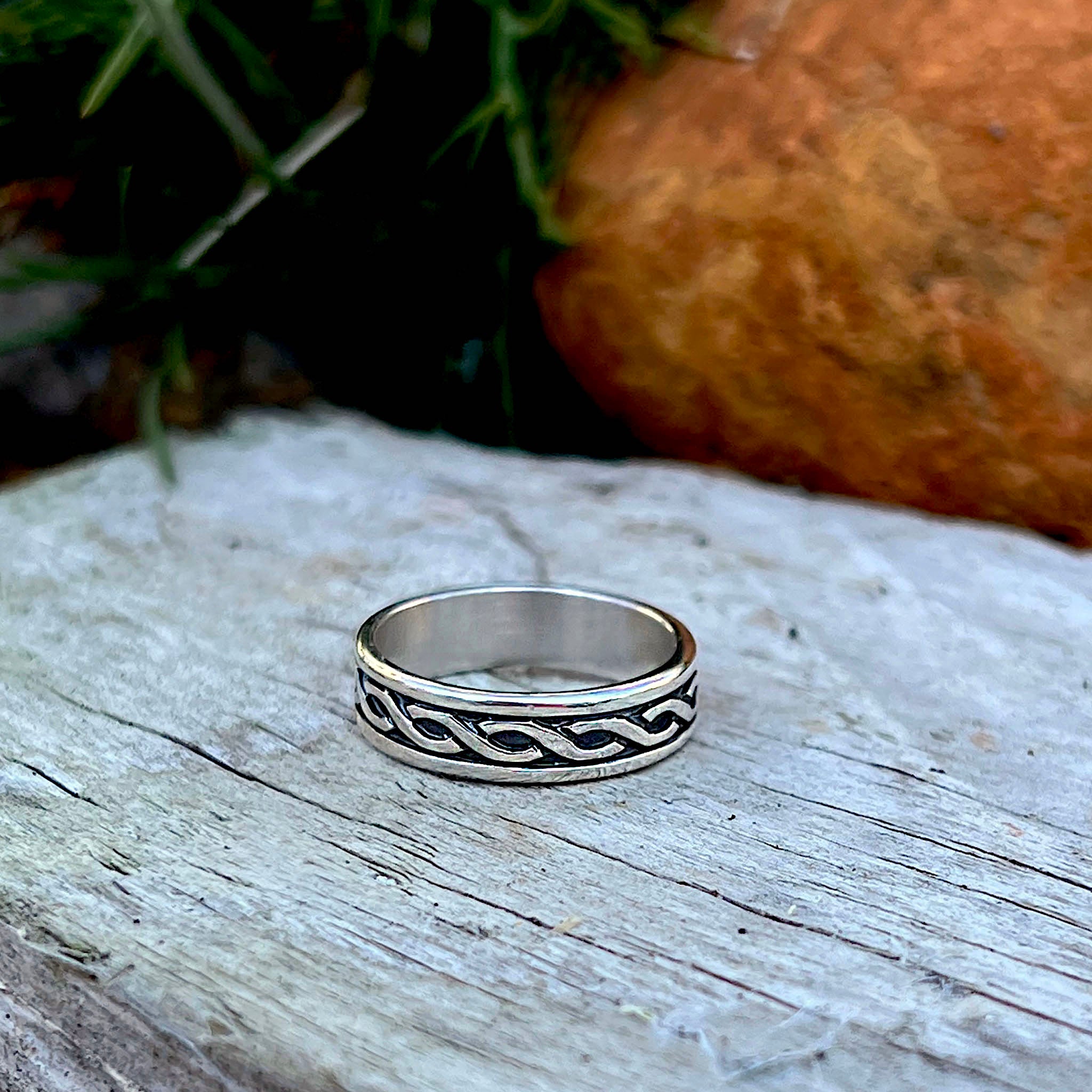 Pierowall Twist Celtic Ring in Sterling Silver - Main Image