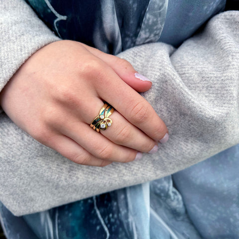 New Wave ‘Ocean’ Enamel Diamond Ring Set in 18ct Yellow Gold