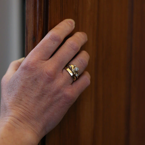 Cosmos Constellation 4-Diamond Ring Set in 9ct Yellow Gold