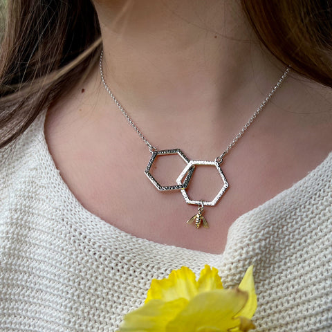 Honeycomb Medium 2-link Necklace with 9ct Yellow Gold Bee