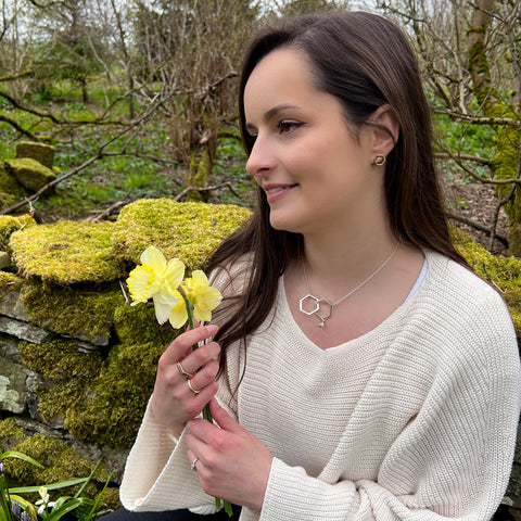 Honeycomb Medium 2-link Necklace with 9ct Yellow Gold Bee