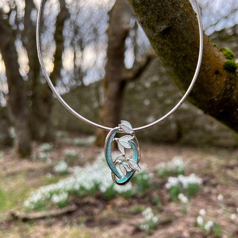 Snowdrop 4-flower Sterling Silver Necklace in Leaf Enamel by Sheila Fleet Jewellery